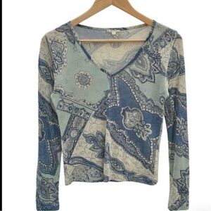 American Vintage Cashmere and silk Paisley Long Sleeve V-Neck Top